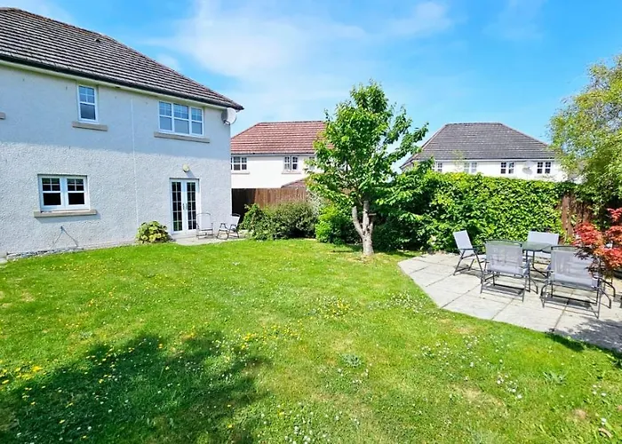 26 Woodgrove Drive